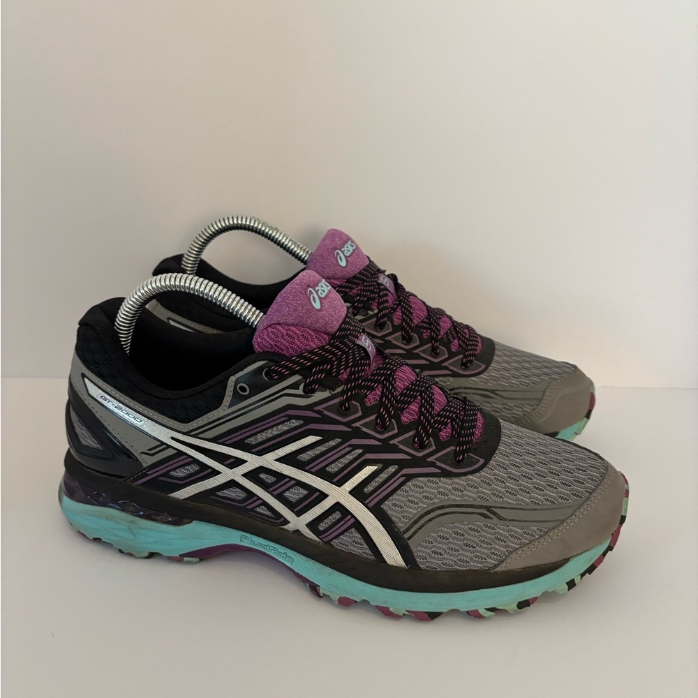 ASICS Women's gt2000 size 8.5